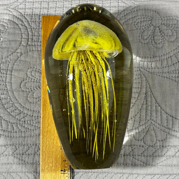 Handblown Artglass Jellfyish Paperweight/Figure 7" x 4" - Picture 3 of 11